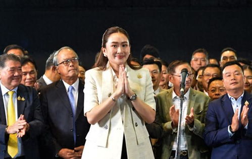 泰国女总理佩通坦被停职，政治风波下的权力更迭